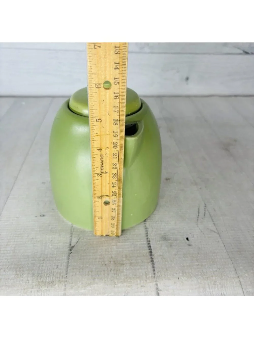Starbucks 2012 Avocado Green Ceramic Round Ceramic Lidded 25oz Coffee Tea Pot